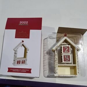 2022 Hallmark Countdown to Christmas Ornament Hanger New